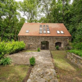 Prodej rodinného domu 276 m² Okoř