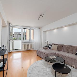Pronájem bytu 2+1 55 m² Kolín III, Roháčova