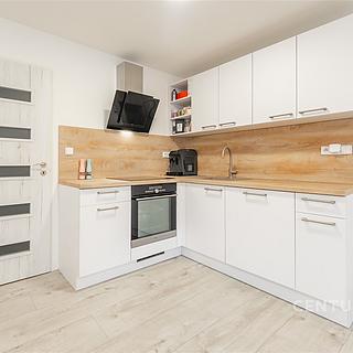 Prodej bytu 4+kk 72 m&sup2; Tuhaň