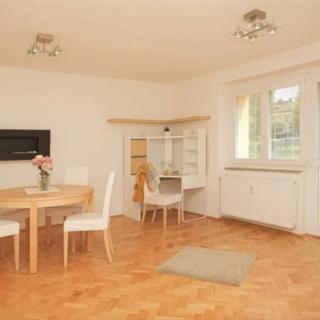 Pronájem bytu 3+1 60 m² Roudnice nad Labem, Hakenova