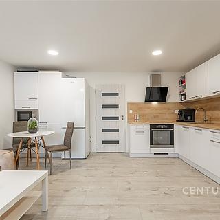 Prodej bytu 4+kk 72 m² Tuhaň