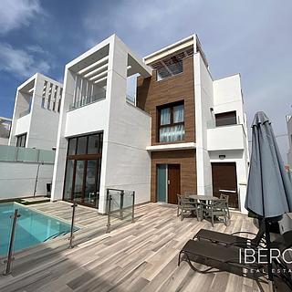 Prodej rodinného domu 196 m² ve Španělsku