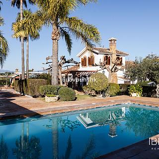 Prodej rodinného domu, 300m&sup2;