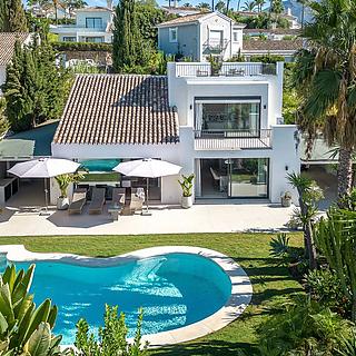 Prodej rodinného domu, 294m&sup2;