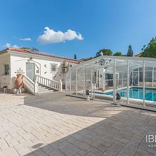 Prodej rodinného domu, 164m&sup2;