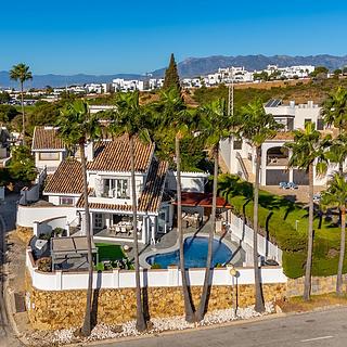 Prodej rodinného domu, 197m²