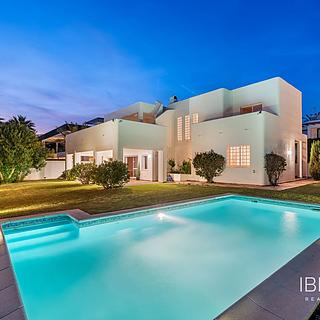 Prodej rodinného domu, 296m&sup2;