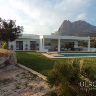 Prodej rodinného domu, 350m²