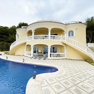 Prodej rodinného domu, 460m&sup2;