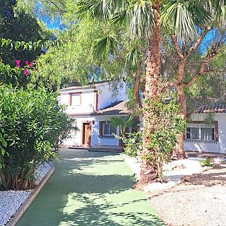 Prodej rodinného domu, 235m²