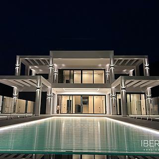 Prodej rodinného domu, 450m&sup2;