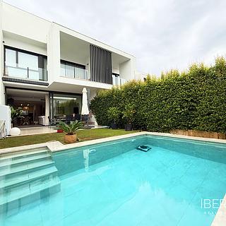 Prodej rodinného domu, 280m²