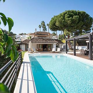 Prodej rodinného domu 364 m² ve Španělsku