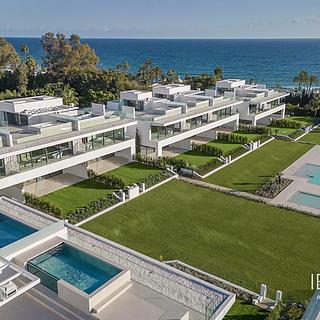 Prodej rodinného domu, 716m²