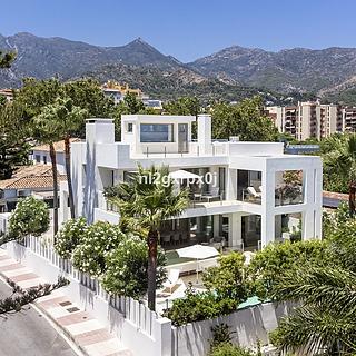 Prodej rodinného domu, 398m&sup2;