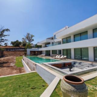 Prodej rodinného domu, 586m²