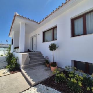 Prodej rodinného domu, 358m²