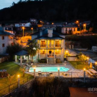 Prodej rodinného domu, 606m²