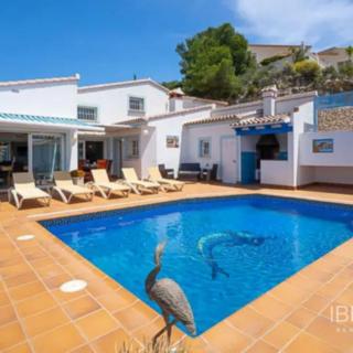 Prodej rodinného domu, 346m²