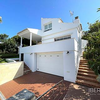 Prodej rodinného domu, 273m&sup2;