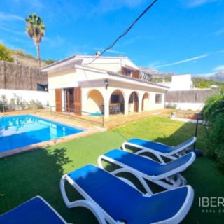 Prodej rodinného domu, 307m²