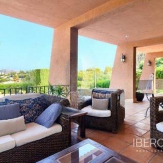 Prodej rodinného domu, 302m²