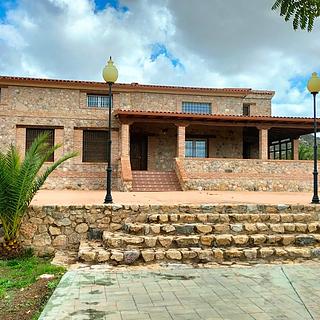 Prodej rodinného domu, 465m²