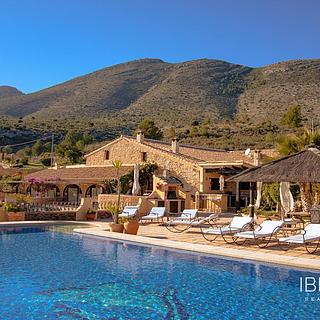 Prodej rodinného domu, 600m²