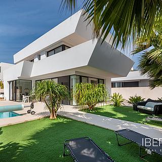 Prodej rodinného domu, 185m²