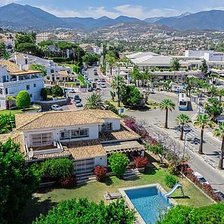 Prodej rodinného domu, 643m²