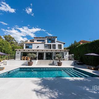 Prodej rodinného domu 400 m² ve Španělsku