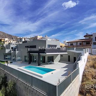 Prodej rodinného domu, 369m²