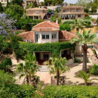 Prodej rodinného domu, 500m²