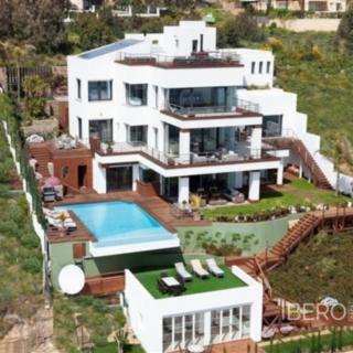 Prodej rodinného domu, 750m²