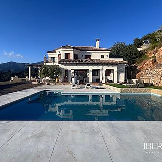 Prodej rodinného domu, 233m&sup2;