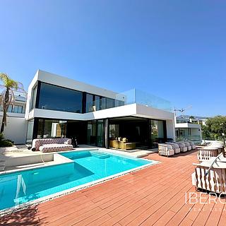 Prodej rodinného domu, 400m&sup2;