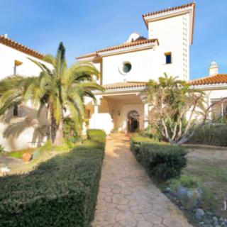 Prodej rodinného domu, 981m²