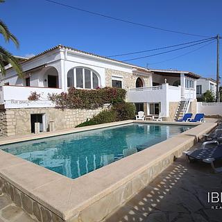 Prodej rodinného domu, 300m&sup2;