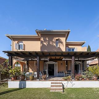 Prodej rodinného domu, 310m&sup2;