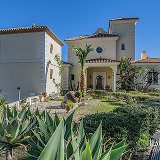 Prodej rodinného domu 714 m² ve Španělsku