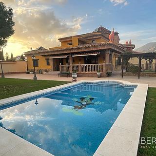 Prodej rodinného domu, 580m&sup2;