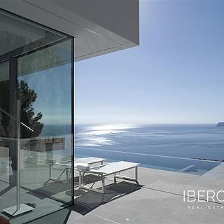 Prodej rodinného domu, 296m²