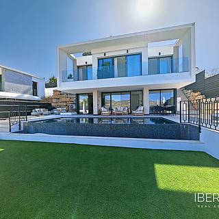 Prodej rodinného domu 316 m² ve Španělsku