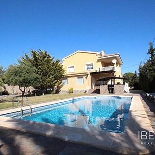 Prodej rodinného domu, 440m&sup2;