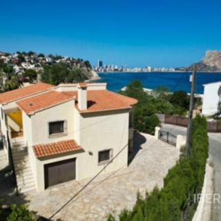 Prodej rodinného domu, 229m²