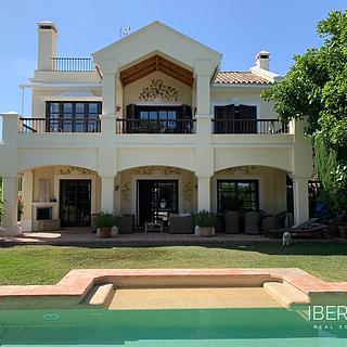 Prodej rodinného domu, 450m&sup2;