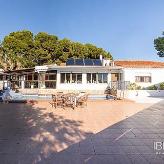 Prodej rodinného domu, 288m&sup2;