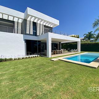 Prodej rodinného domu, 441m&sup2;