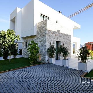 Prodej rodinného domu 293 m² ve Španělsku