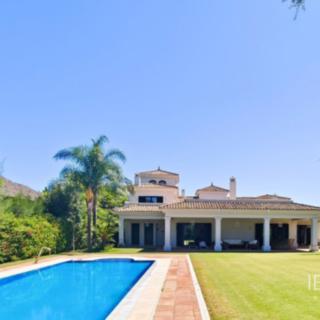 Prodej rodinného domu, 1010m²